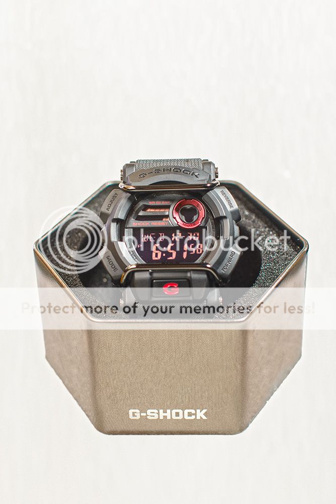 IMAGE: http://i329.photobucket.com/albums/l383/chauncey43/watch.jpg