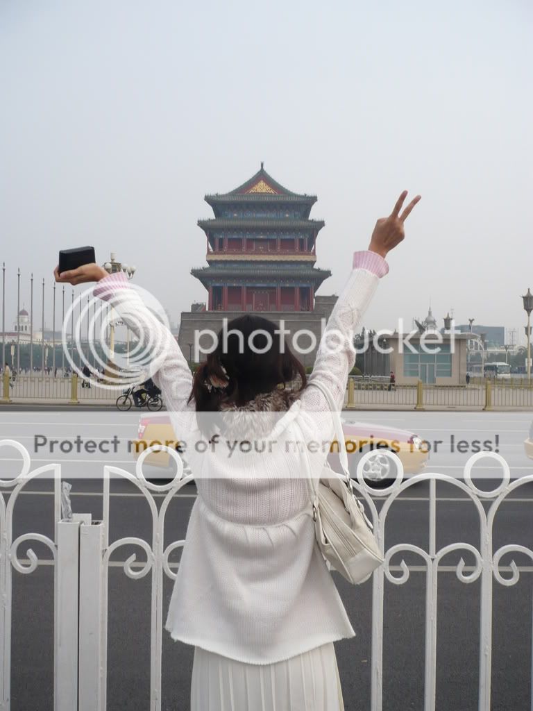 Initially I thought this was a historic building. I was positive this was Tian Na Men Square so I posed rejoicefully in front, however -- I found out that it was just an oridnary building... (Cries)
