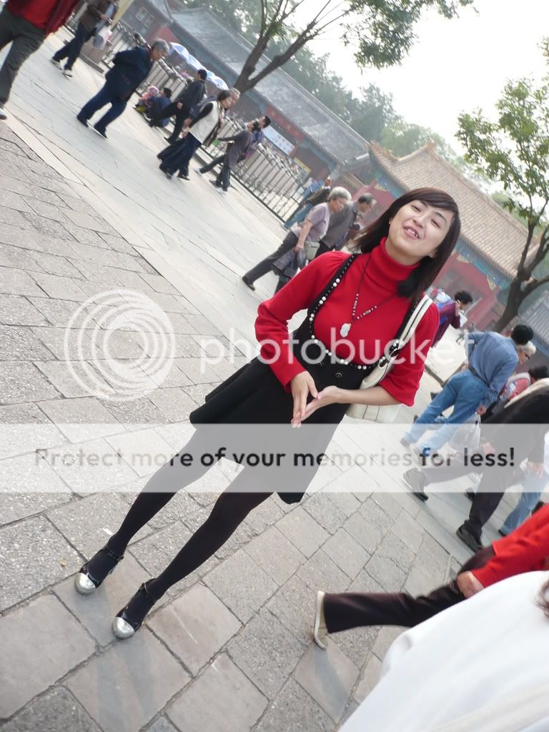 I pity people who passes by my camera...